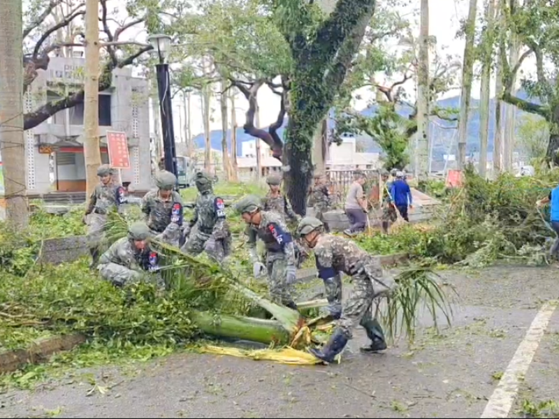 康芮災後復原 玉里鎮公所與國軍齊心協力